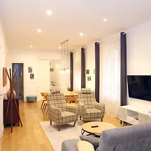 Piso Exclusivo Frente Al Casco Viejo Con Parking Gratis Appartamento Bilbao